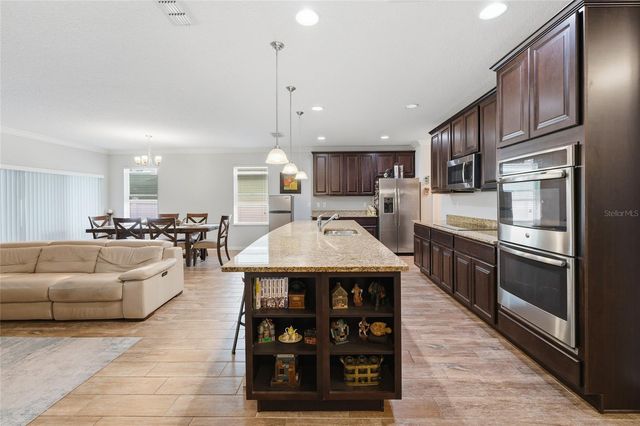 186 FLATWOODS LOOP, Davenport, FL 33837