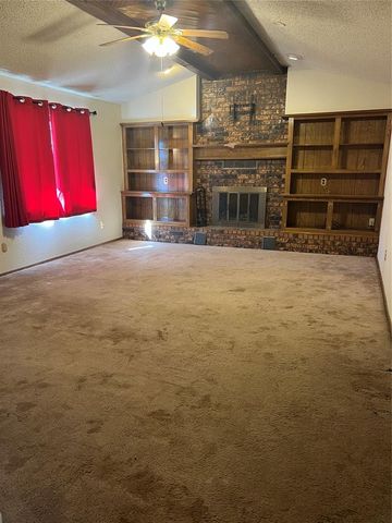 617 Randall Drive, Moore, OK 73160