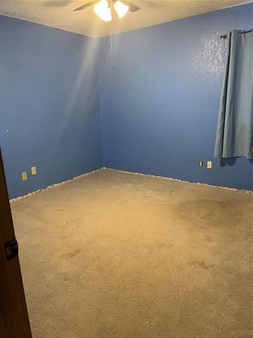 617 Randall Drive, Moore, OK 73160