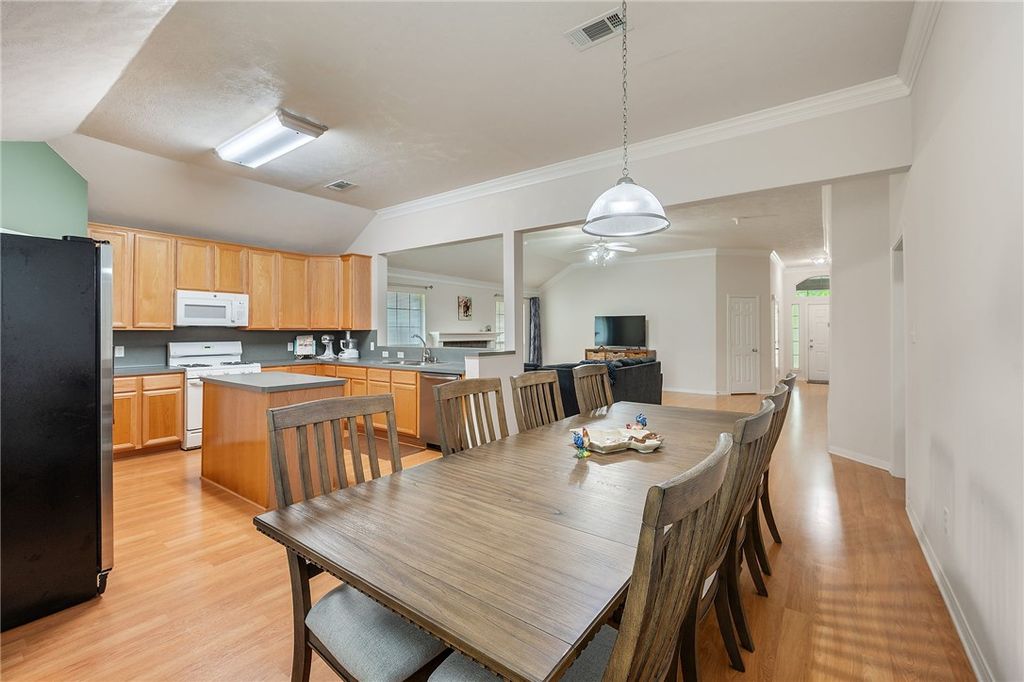 2819 Muirwood Court, Bryan, TX 77807 — photo 4