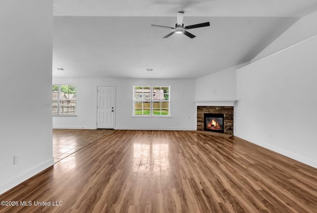 7692 E Brierfield Drive, Southaven, MS 38672