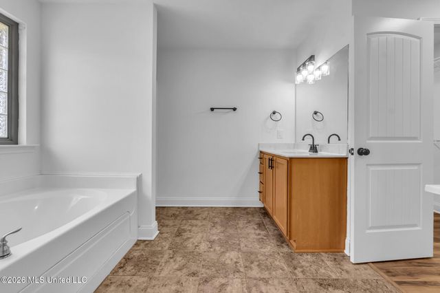 7692 E Brierfield Drive, Southaven, MS 38672