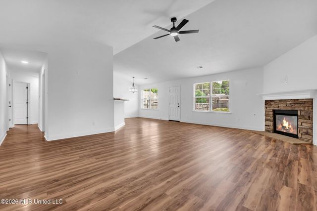 7692 E Brierfield Drive, Southaven, MS 38672