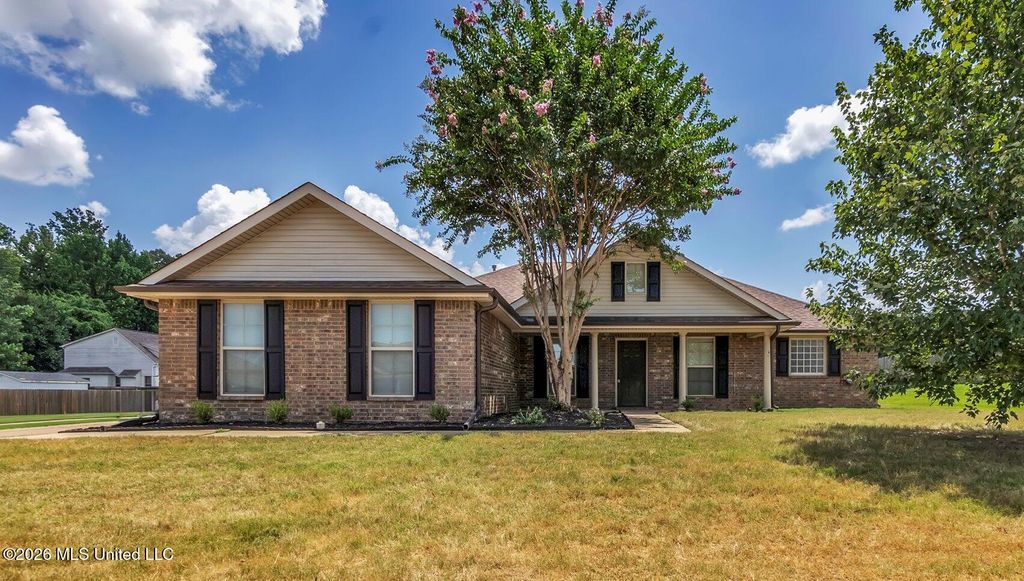 7692 E Brierfield Drive, Southaven, MS 38672