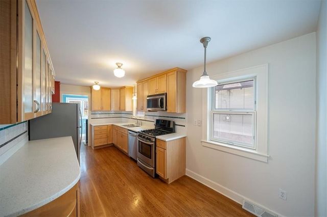 5733 Kenwood Avenue, Kansas City, MO 64110