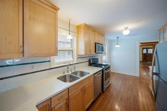 5733 Kenwood Avenue, Kansas City, MO 64110