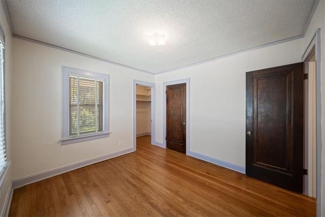 5733 Kenwood Avenue, Kansas City, MO 64110