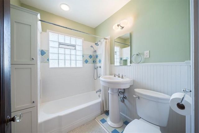 5733 Kenwood Avenue, Kansas City, MO 64110