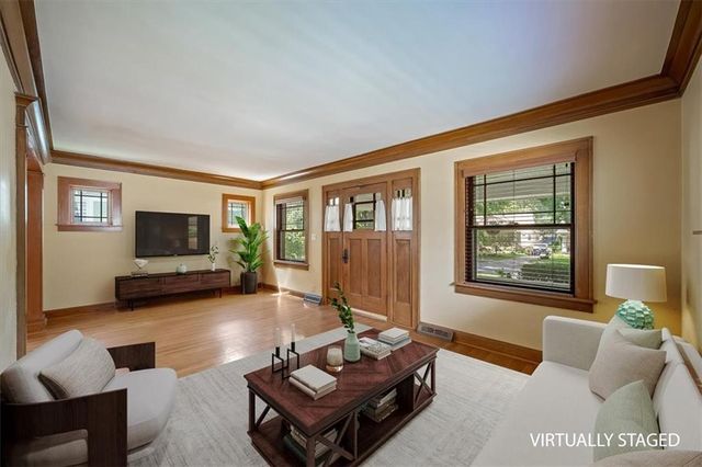 5733 Kenwood Avenue, Kansas City, MO 64110