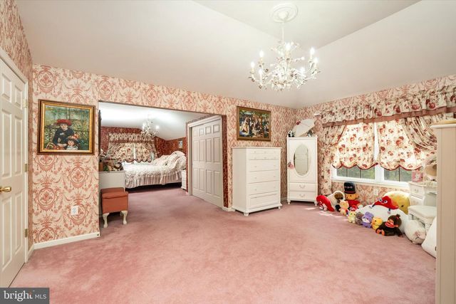 16 WENDOVER RD, East Windsor, NJ 08520