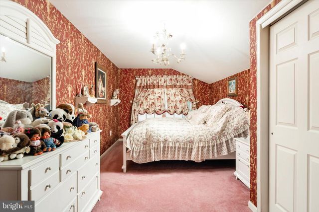 16 WENDOVER RD, East Windsor, NJ 08520