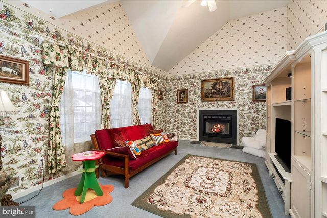 16 WENDOVER RD, East Windsor, NJ 08520