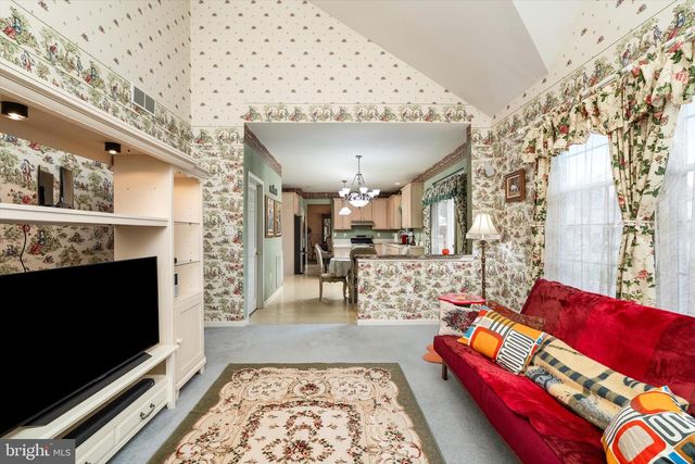 16 WENDOVER RD, East Windsor, NJ 08520