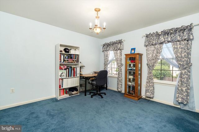 16 WENDOVER RD, East Windsor, NJ 08520