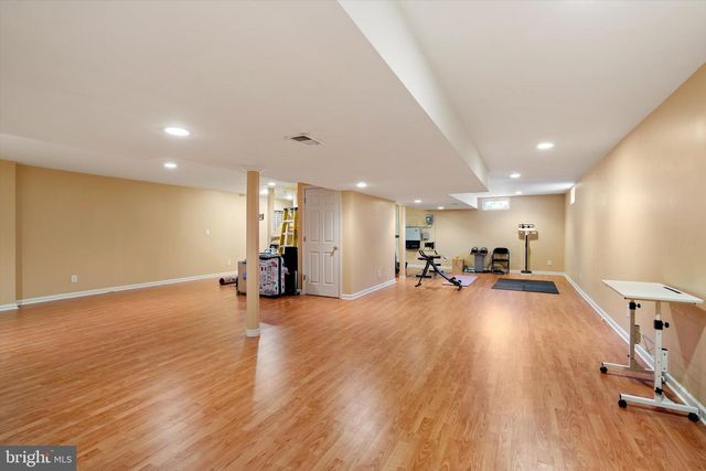16 WENDOVER RD, East Windsor, NJ 08520
