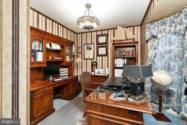 16 WENDOVER RD, East Windsor, NJ 08520