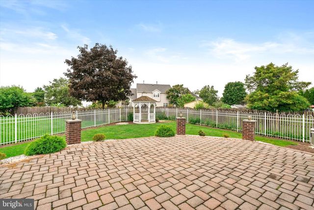 16 WENDOVER RD, East Windsor, NJ 08520