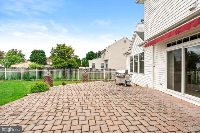 16 WENDOVER RD, East Windsor, NJ 08520