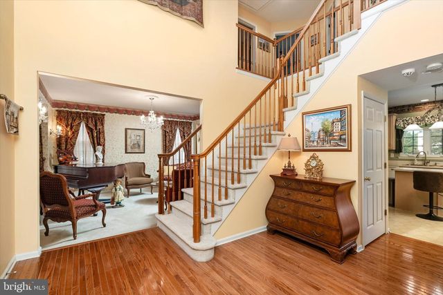 16 WENDOVER RD, East Windsor, NJ 08520
