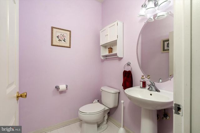 16 WENDOVER RD, East Windsor, NJ 08520