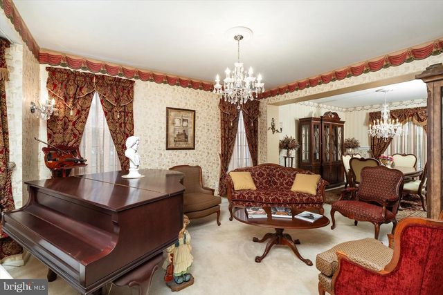 16 WENDOVER RD, East Windsor, NJ 08520