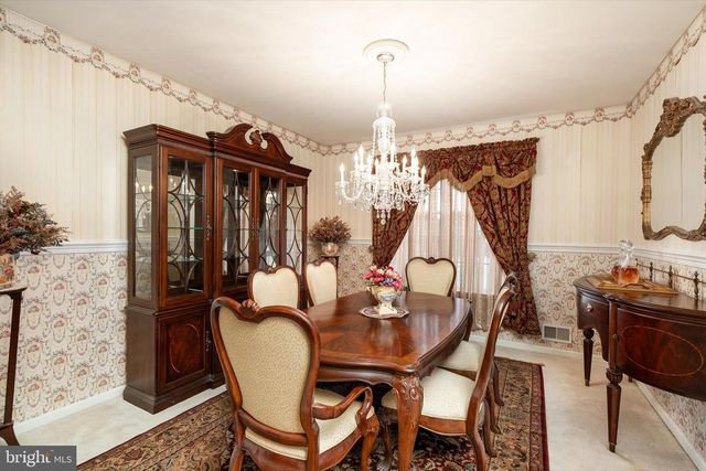 16 WENDOVER RD, East Windsor, NJ 08520