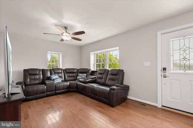 305 BISHOP AVE, Baltimore, MD 21225