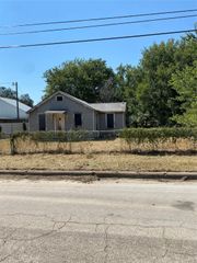 705 SW 15th Street, Mineral Wells, TX 76067