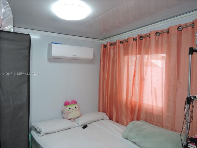 551 E 39th St, Hialeah, FL 33013