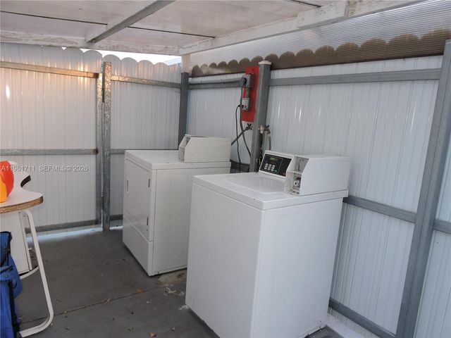 551 E 39th St, Hialeah, FL 33013