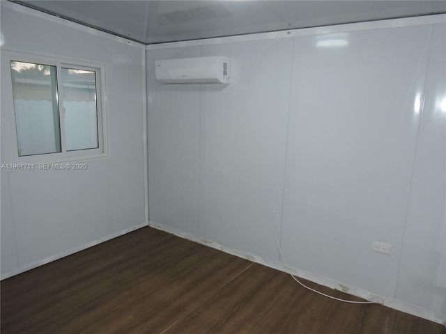 551 E 39th St, Hialeah, FL 33013