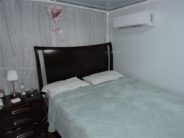 551 E 39th St, Hialeah, FL 33013