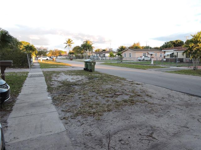 551 E 39th St, Hialeah, FL 33013