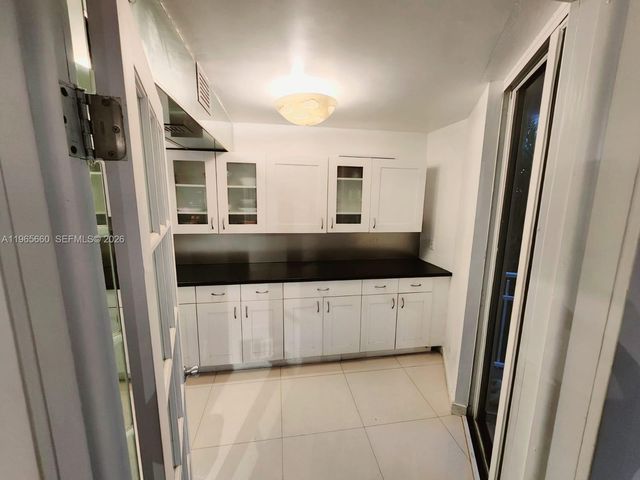 1000 Quayside Ter 408, Miami, FL 33138