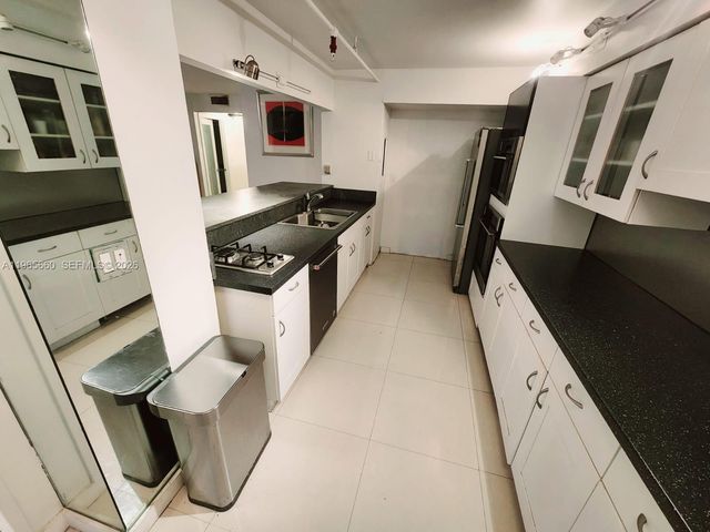 1000 Quayside Ter 408, Miami, FL 33138