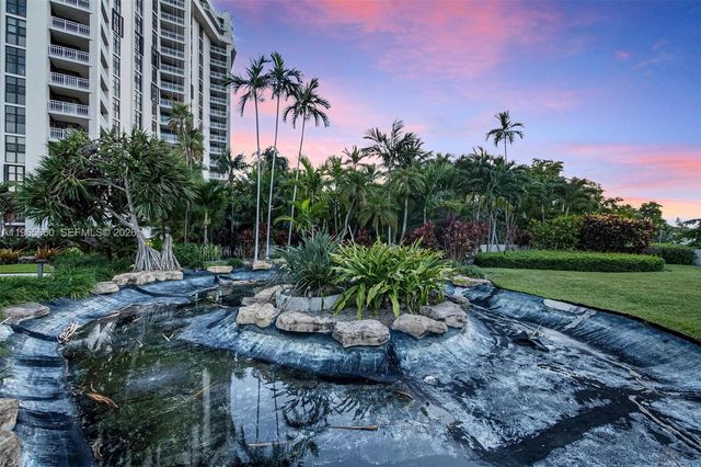 1000 Quayside Ter 408, Miami, FL 33138