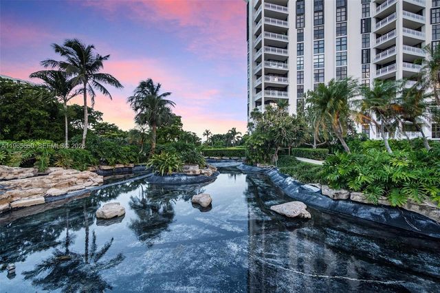 1000 Quayside Ter 408, Miami, FL 33138