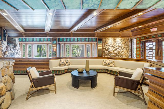 1000 Quayside Ter 408, Miami, FL 33138