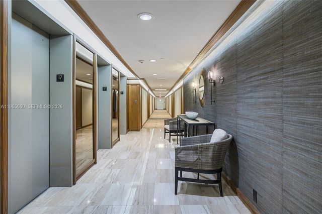 1000 Quayside Ter 408, Miami, FL 33138