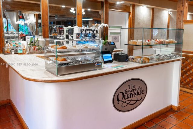 1000 Quayside Ter 408, Miami, FL 33138