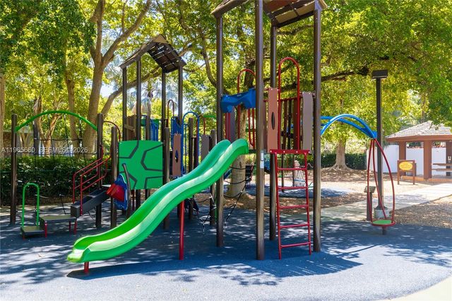 1000 Quayside Ter 408, Miami, FL 33138