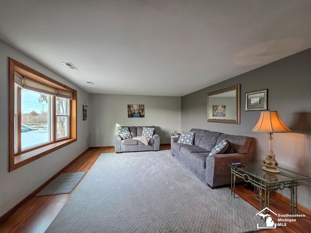 6156 Williams Road, Newport, MI 48166