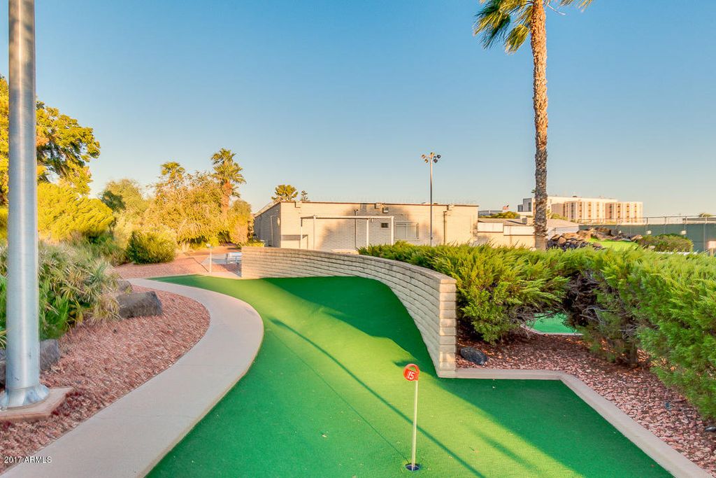 Image 12 of property listing at 10030 W ROYAL OAK Road C, Sun City, AZ 85351