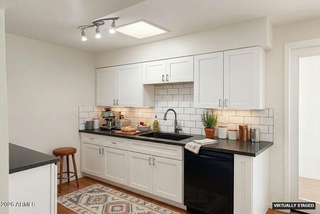 Image 2 of property listing at 10030 W ROYAL OAK Road C, Sun City, AZ 85351