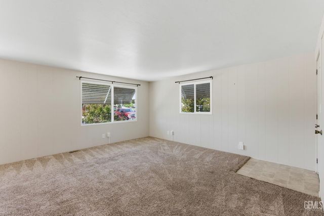 900 James Road 2, Bakersfield, CA 93308