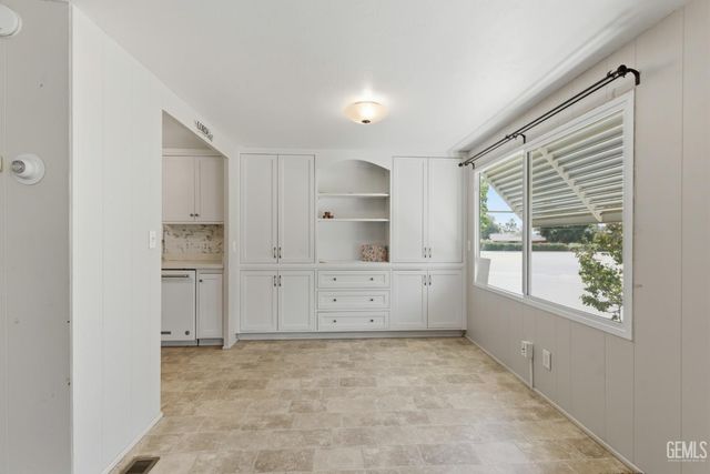 900 James Road 2, Bakersfield, CA 93308