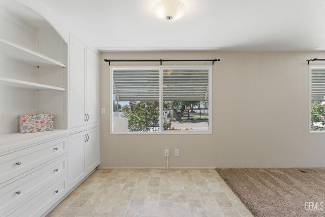 900 James Road 2, Bakersfield, CA 93308