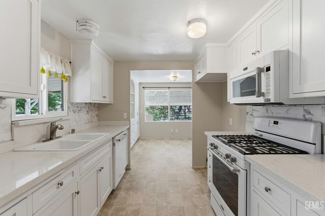 900 James Road 2, Bakersfield, CA 93308