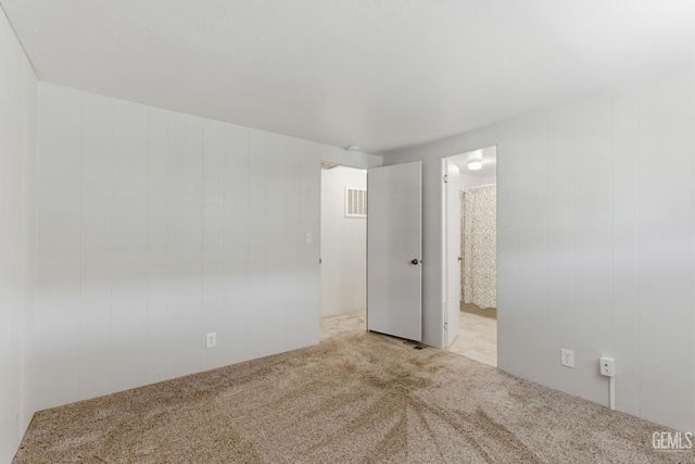 900 James Road 2, Bakersfield, CA 93308