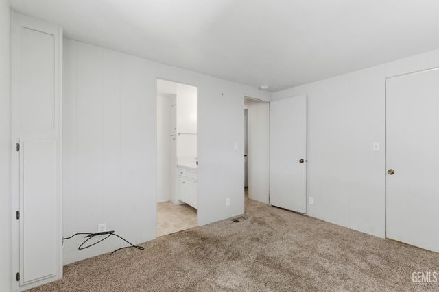 900 James Road 2, Bakersfield, CA 93308